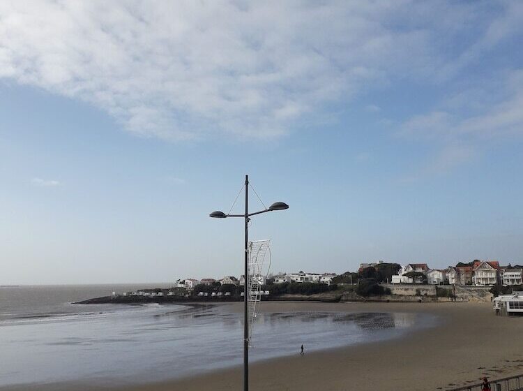 Номер Superior Вид на Море, Hôtel The Originals Miramar, Royan Pontaillac