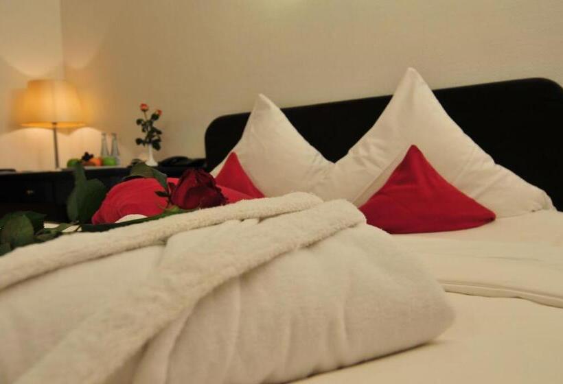 标准三人间, Cerano City Hotel Köln Am Dom