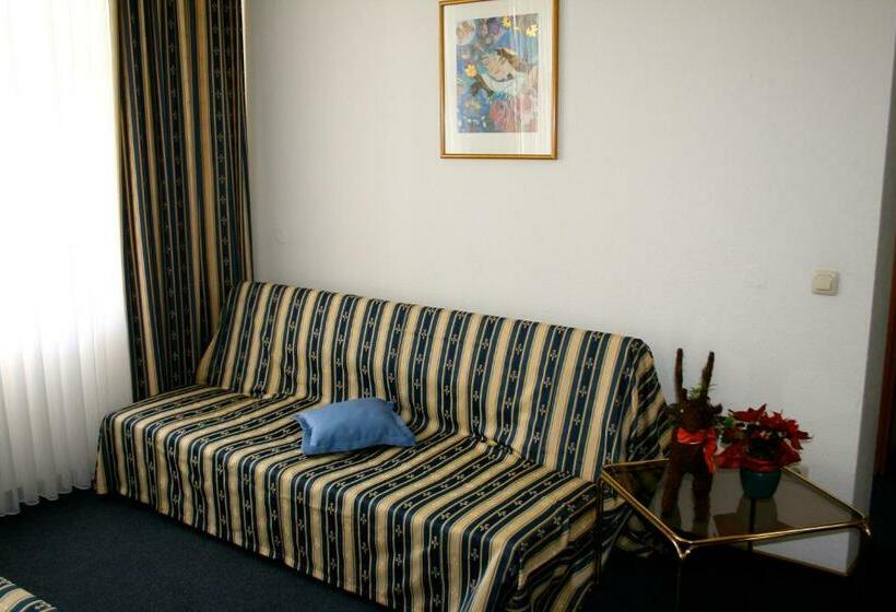 Quarto Estandar Individual, Am Schloss Borbeck