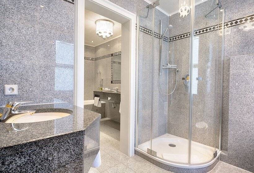经典小型套房, Parkhotel Adler