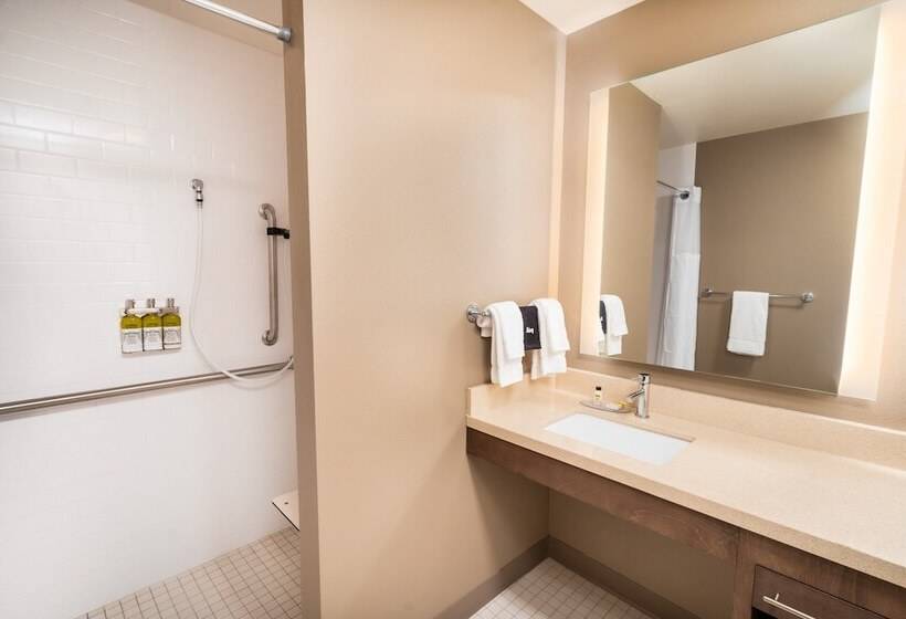 جناح لذوى الاحتياجات الخاصة, Staybridge Suites Coeur D Alene, An Ihg