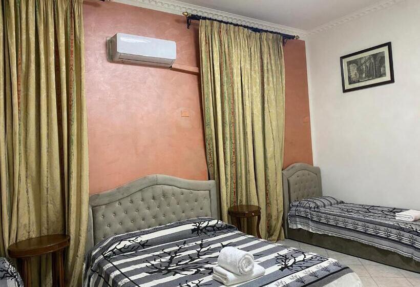 Chambre Familiale, Aquarium Termini