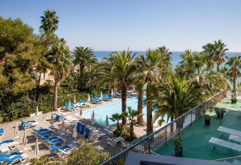 Трехместный Номер Стандарт с Балконом, Caravelle Thalasso & Wellness