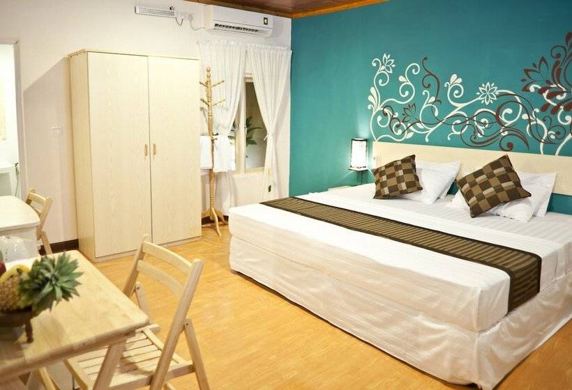 اتاق لوکس با چشم‌انداز باغ, Stingray Beach Inn