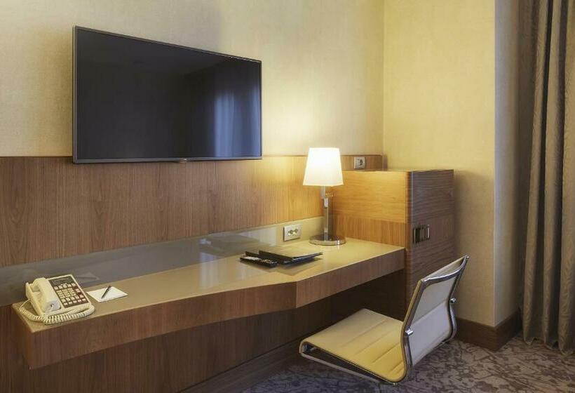 Standard Room, Hilton Milan