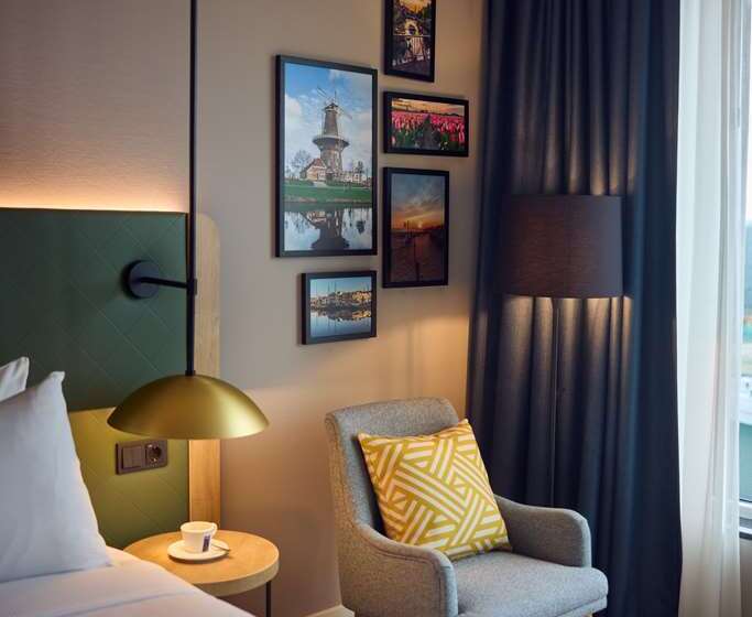Deluxe Room King Size Bed, Hilton Milan
