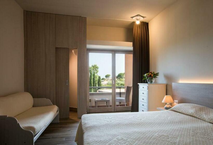 Семейный Номер, Is Molas Resort