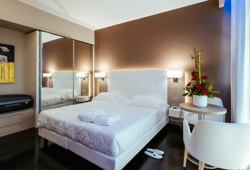 جناح جونيور, Raffaello Hotel & Mooka Restaurant