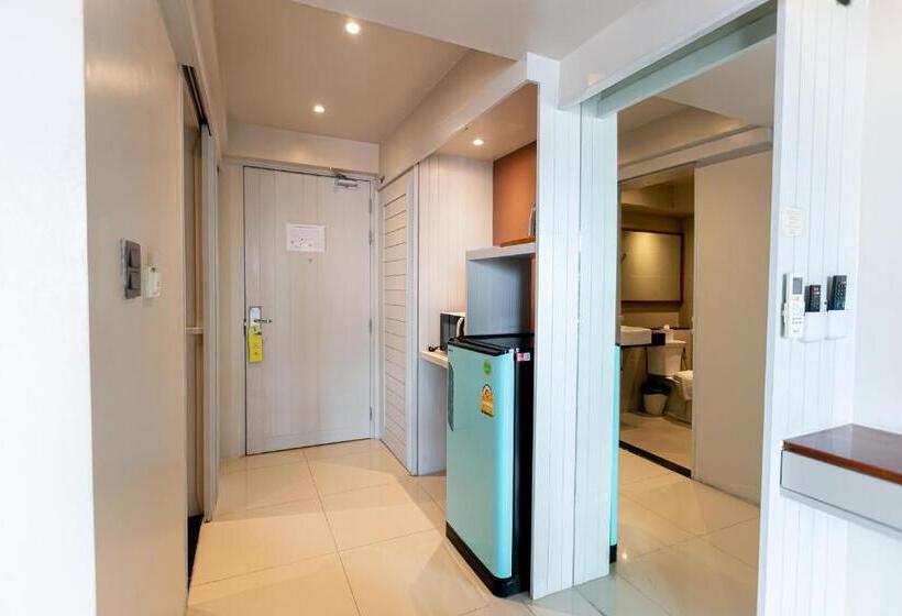 Quarto Deluxe, A Room Bangkok Sathorn