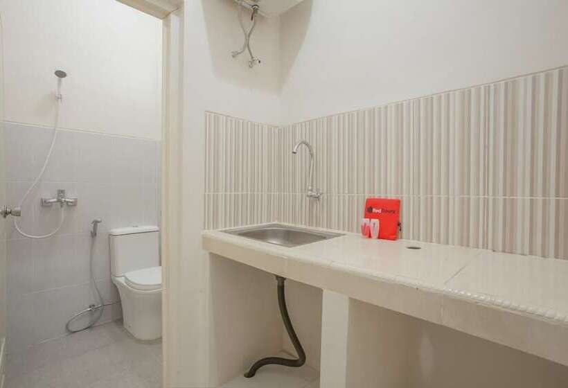 Номер Стандарт, Reddoorz Near Ciputra Golf Surabaya