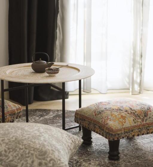 Номер Стандарт Вид на Бассейн, Olive Grove Suites Boutique