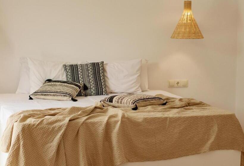 Люкс Вид на Бассейн, Olive Grove Suites Boutique