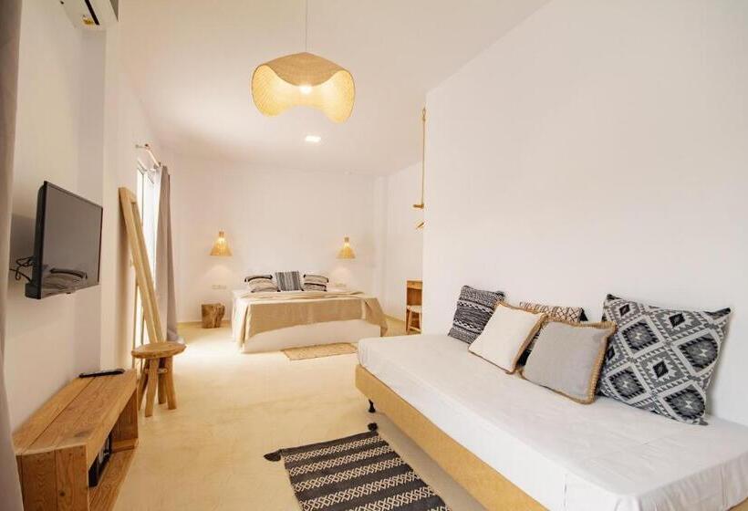 Люкс Вид на Бассейн, Olive Grove Suites Boutique