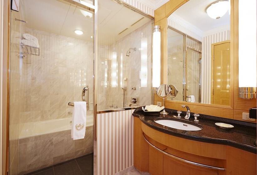 Номер Superior Вид на Реку, Imperial Hotel Osaka