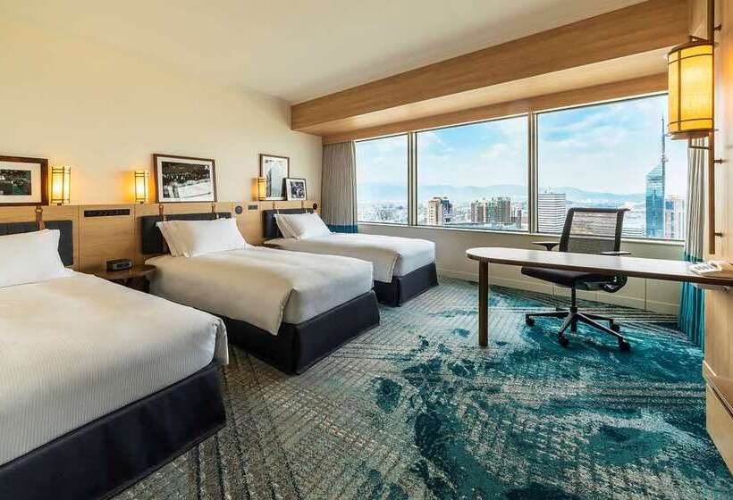 Трехместный Номер Премиум, Hilton Fukuoka Sea Hawk