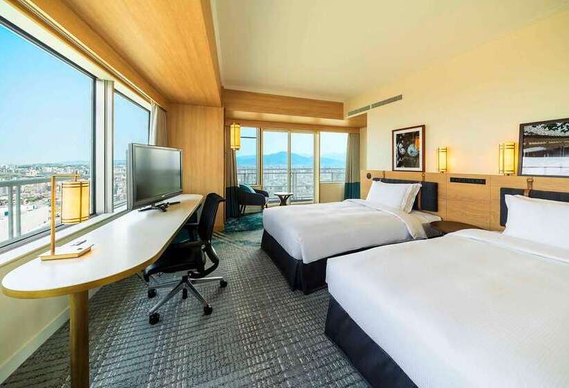 Семейный Полулюкс, Hilton Fukuoka Sea Hawk
