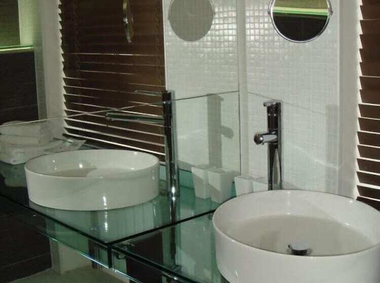 اتاق کلاس بیزنس, Letuchaya Mysh