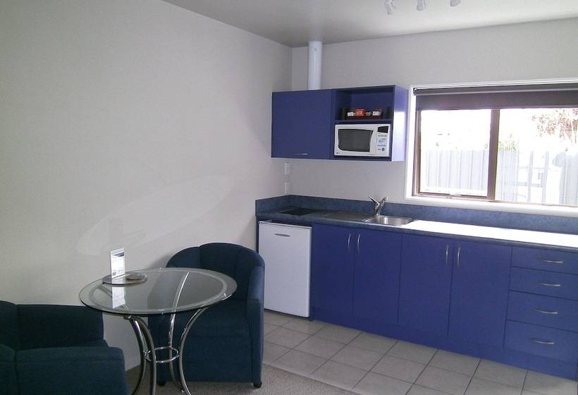 스탠다드 스튜디오, Anchorage Motel Apartments