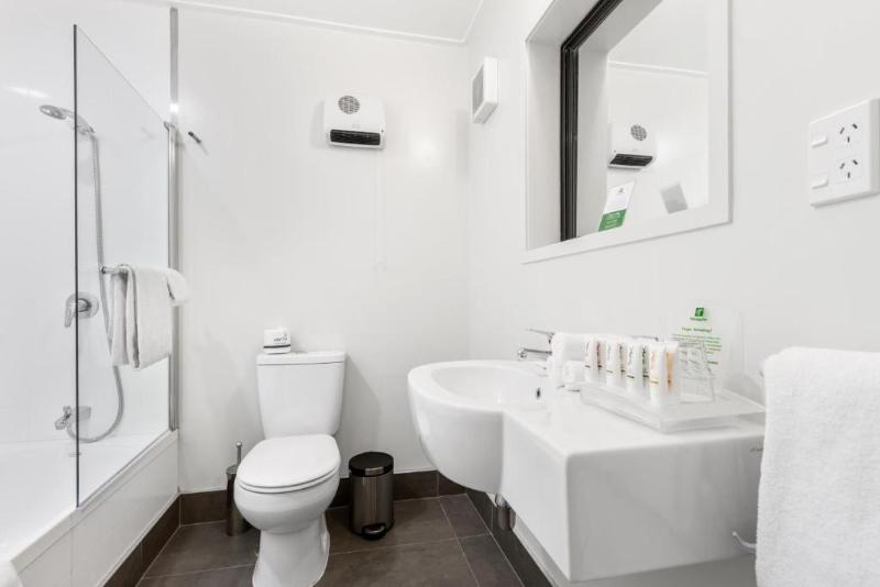 Номер Стандартный Кровать Куин, Holiday Inn Queenstown Frankton Road, An Ihg