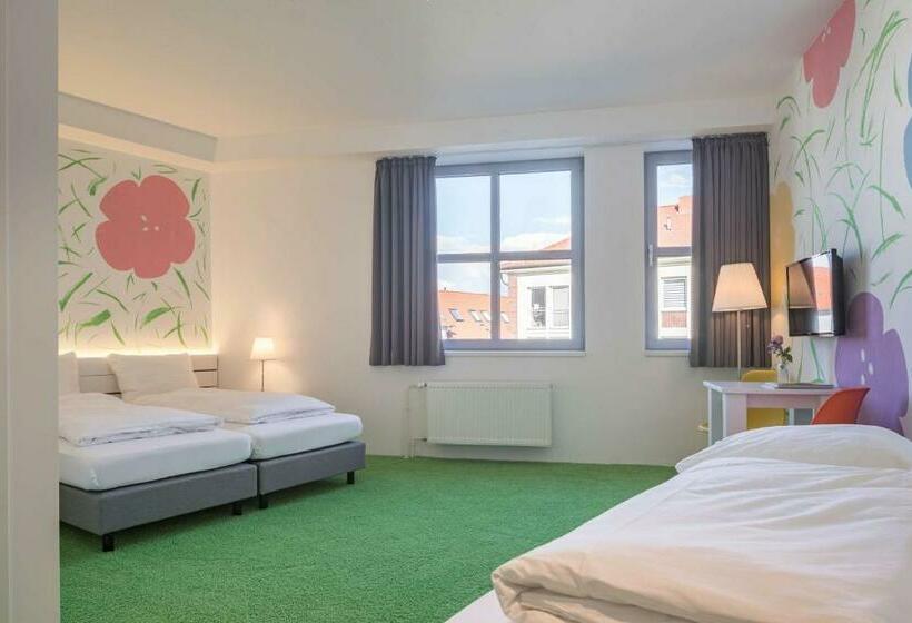 Номер Стандарт Трехместный, Flowers Hotels