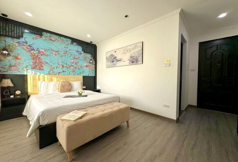 سوییت جونیور با چشم‌انداز شهر, Hanoi Elpis Grand