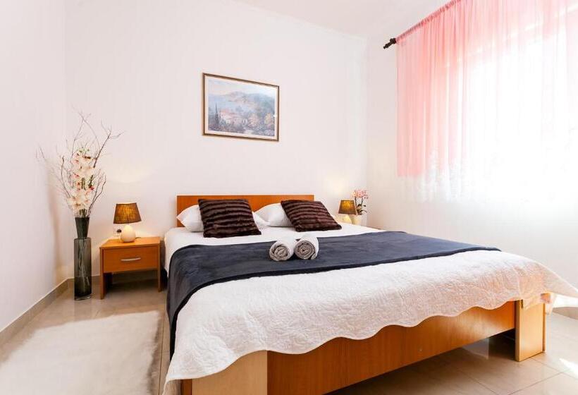 침실 1개 테라스 아파트, Guest House Mara