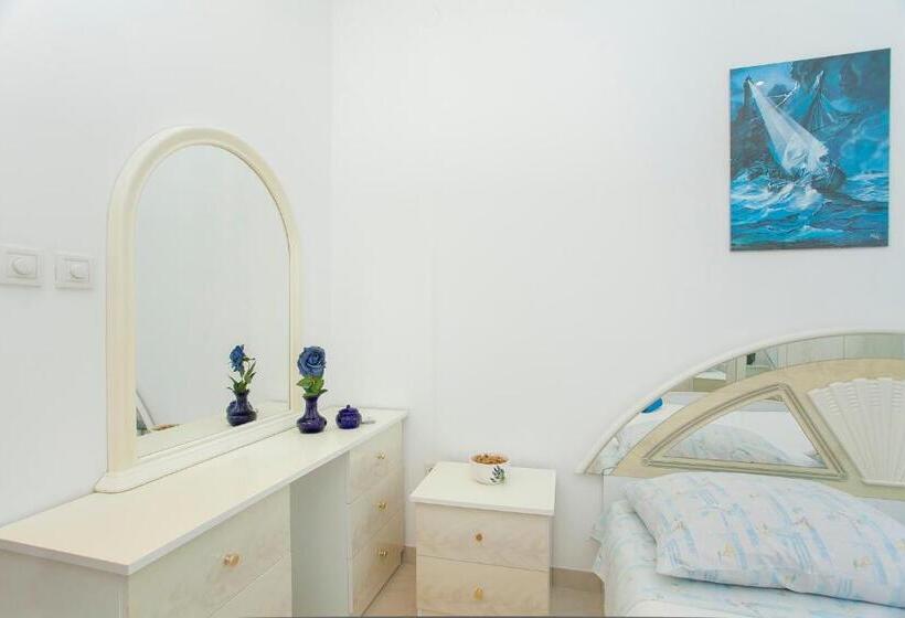 테라스가 있는 2 베드룸 아파트, Guest House Mara
