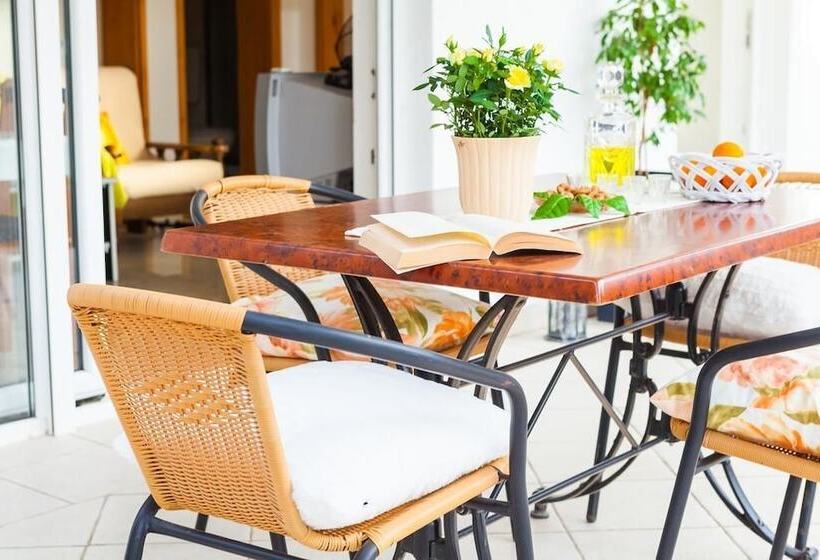 침실 1개 테라스 아파트, Guest House Mara