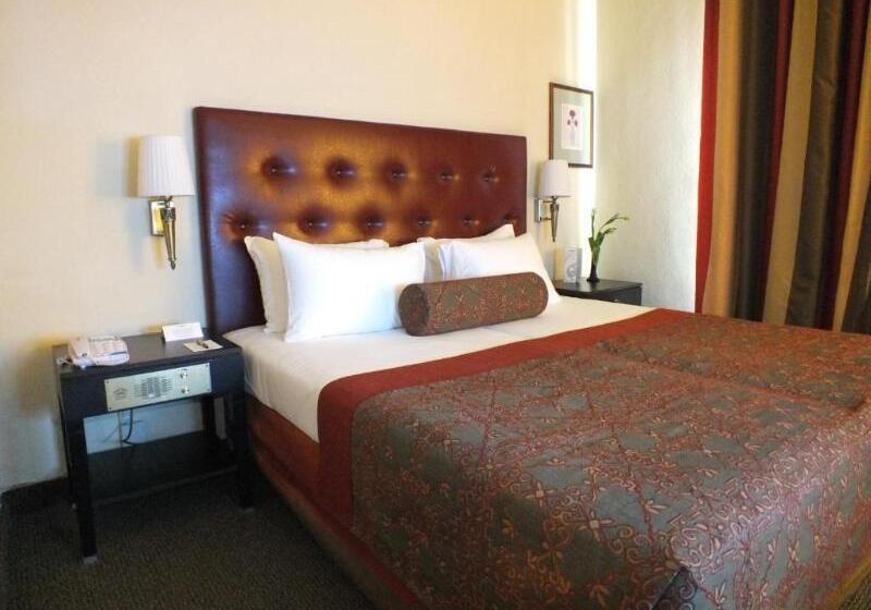 اتاق استاندارد, Aurora Motel