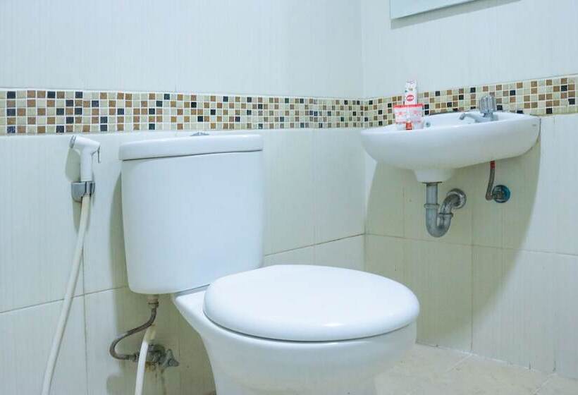 اتاق لوکس, Maleo Guest House By Oyo Rooms