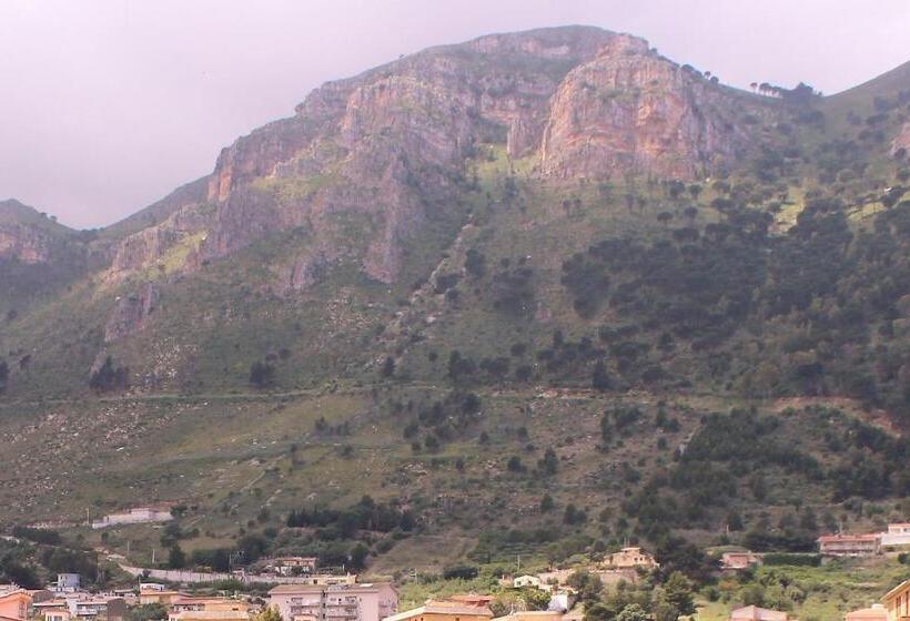 Quarto Estandar com Sacada, Casa Chiarenza
