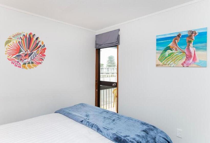 Апартаменты 1 Спальня с Балконом, Waikanae Beach Motel