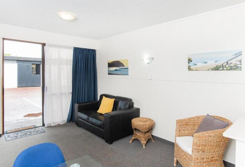 Апартаменты 1 Спальня Нижний Этаж, Waikanae Beach Motel
