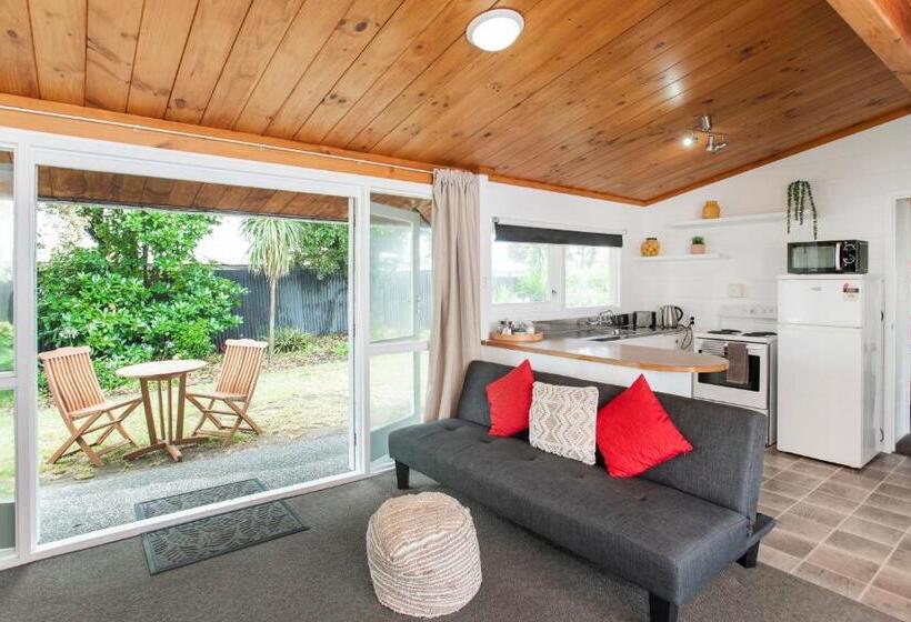 Апартаменты 2 Спальни, Waikanae Beach Motel