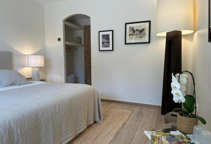 Quarto Estandar Primeiro Andar, Le Clos Des Sept Palmiers