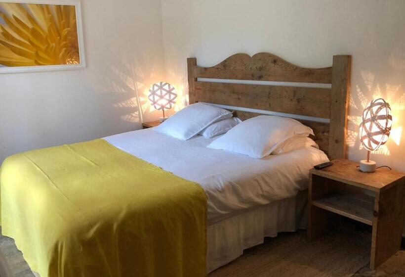 Quarto Estandar Primeiro Andar, Le Clos Des Sept Palmiers