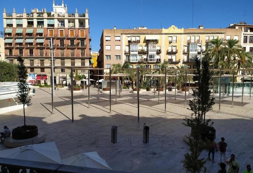 Четырехместный Номер Стандарт, Flats Friends Plaza De La Reina