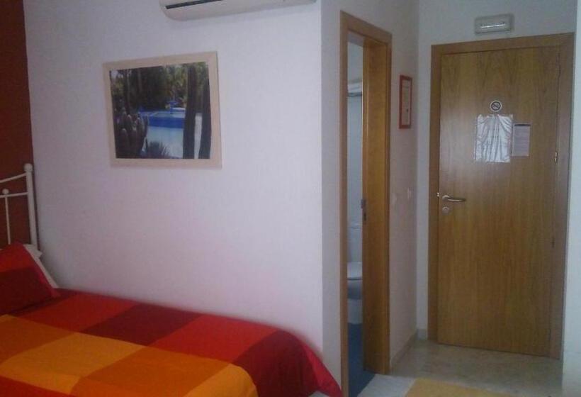 Номер Стандарт, Hostal Monteluna