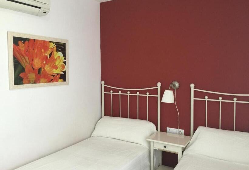 Номер Стандарт, Hostal Monteluna