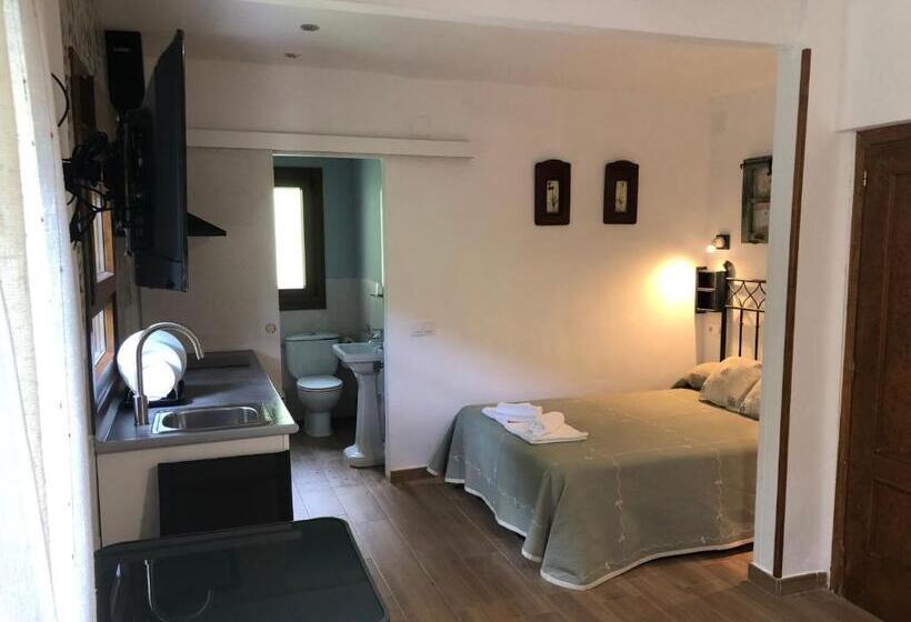 스탠다드 스튜디오 킹침대, Hostal Restaurante Fogón De Gredos