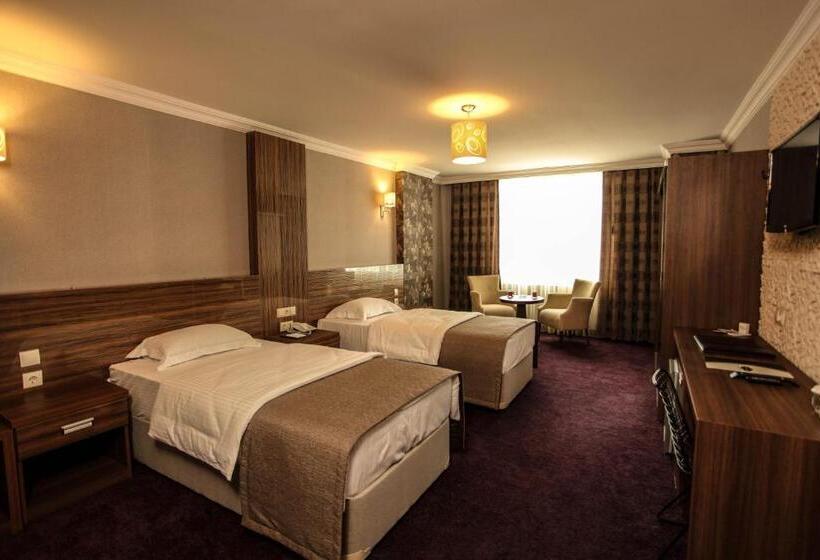 Номер Стандарт Трехместный, Grand Akçalı Otel