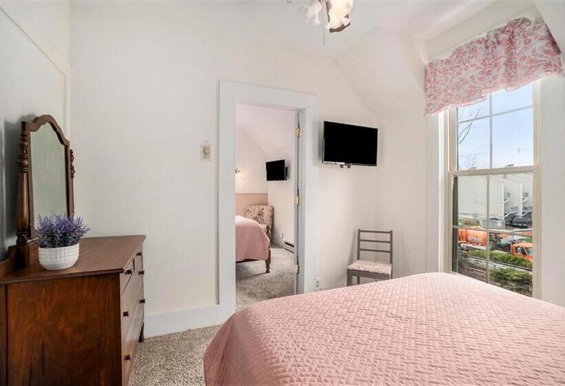 Четырехместный Номер Стандарт, Waters View Inn