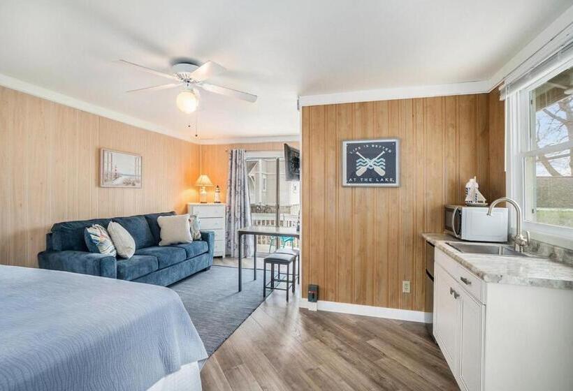 Студия Deluxe, Waters View Inn