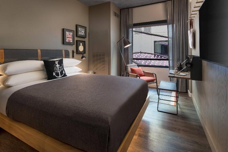 Номер Стандарт Кровать Квин Адаптированный для Инвалидов, Moxy San Diego Gaslamp Quarter