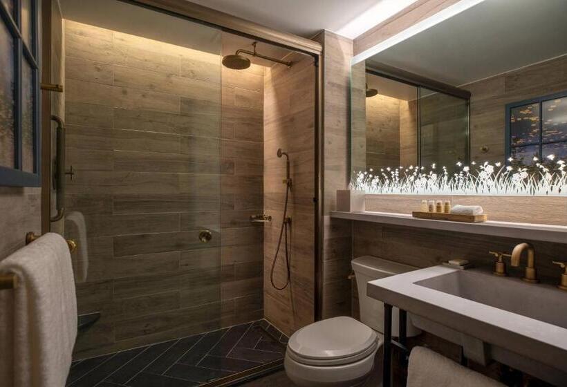 اتاق استاندارد با تخت بزرگ, Renaissance New York Chelsea
