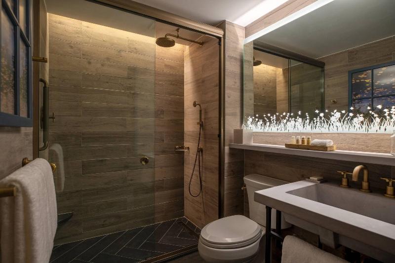 اتاق استاندارد با تخت بزرگ, Renaissance New York Chelsea
