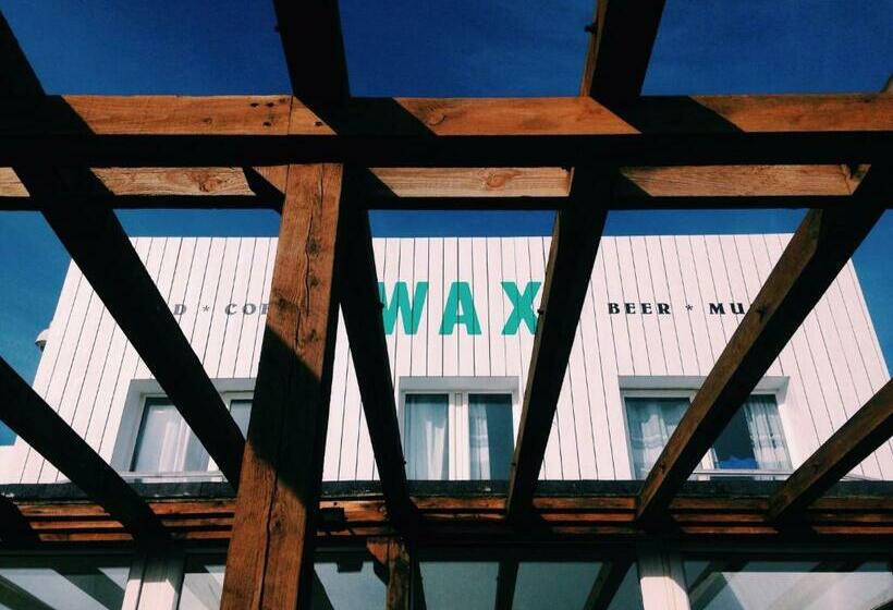 Номер Стандарт Вид на Море, Wax, Watergate