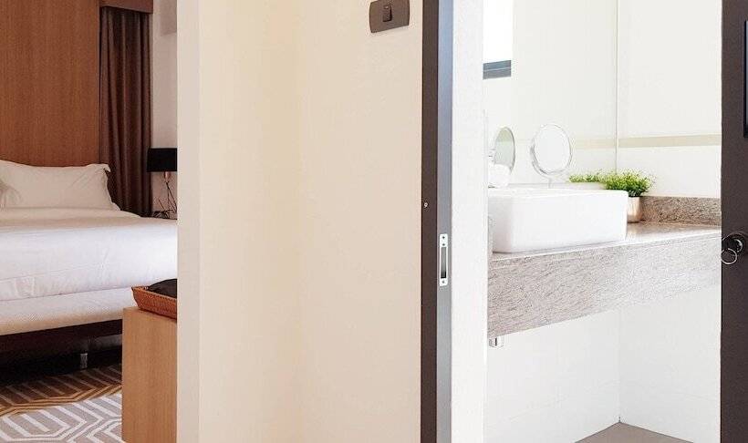 Deluxe Room, Matana