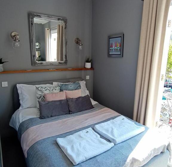 Quarto Estandar com Sacada, Millpool House