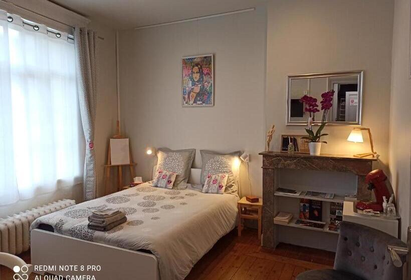 اتاق استاندارد, B&b My Art House